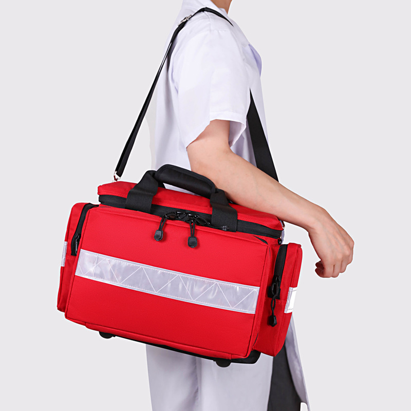 EHBO-doos voor buiten met grot - First Aid Bag Kit recensie en prijs